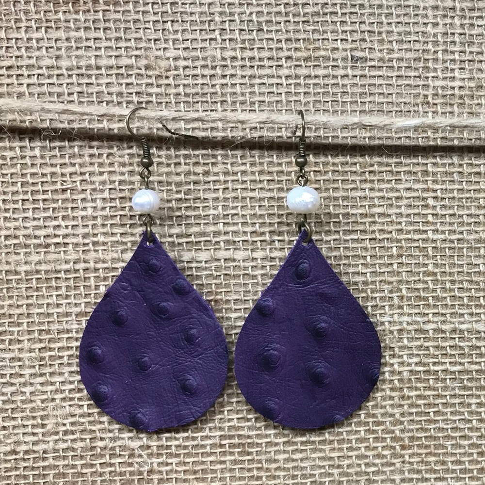 Medium genuine leather earrings